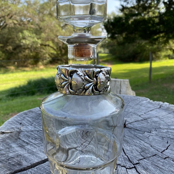 Vintage Victorian Revival Silver Plated Hinged Bangle . Costume Jewelry - Picture 2 of 8